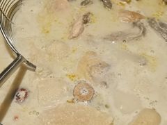 -尚尚仙·酸汤猪手·猪肚鸡火锅(华联万柳购物中心店)