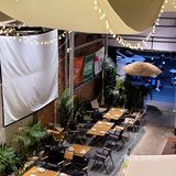 露营风餐厅吃冬阴功汤是怎么一个体验？