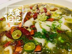 酸菜青柠鱼片-阿锋鲍鱼酒家美食汇(华安店)