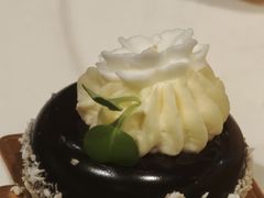 -大中华希尔顿酒店-念自助餐·嗨啤·小龙虾