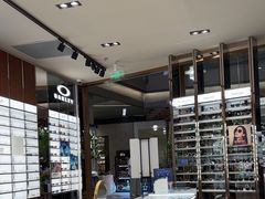 -LensCrafters亮视点·OAKLEY精选(静安嘉里中心店)