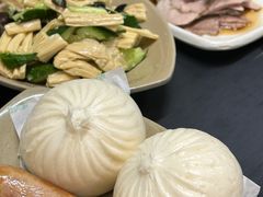 -亮亮面馆(经六路店)