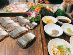 -围炉肉舍•炭烤活鳗•丹东海鲜烤肉(步行街店)