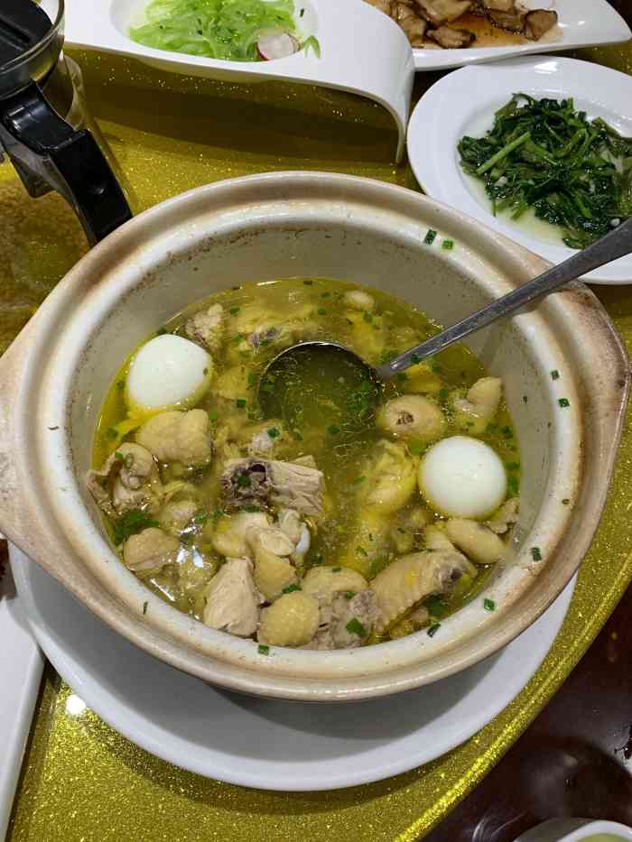 美味佳大酒店(解放西路店)-"地理位置比较优势在地铁口不到200米的路.