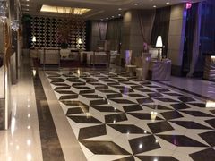 -尊爵天际大饭店 (近台茂)