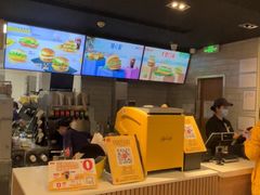 -麦当劳(上海虹桥站30B检票口楼上)