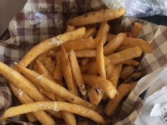 -三勾JJJ Burger&Coffee(梅溪湖店)