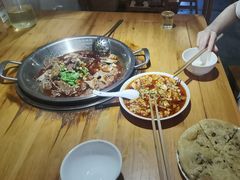 -大众跷脚牛肉馆·非遗传承单位(峨眉山店)