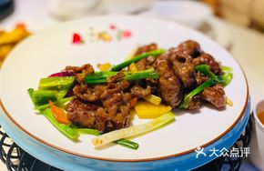 Stir-fried Beef Brisket with Ginger and Scallion