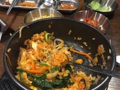 传统石锅拌饭-·缸桶屋·韩式牛肋条自助烤肉(西湖D11店)