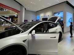-TESLA 特斯拉(广州天环广场体验店)