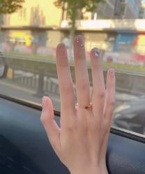 -悦指间美甲美睫