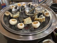 -围炉肉舍•炭烤活鳗•丹东海鲜烤肉(步行街店)