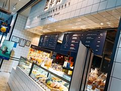 面包甜点陈列柜-黑草莓(重庆路店)
