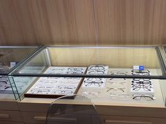 -视野联行眼镜·蔡司·尼康·豪雅·依视路(青浦宝龙店)