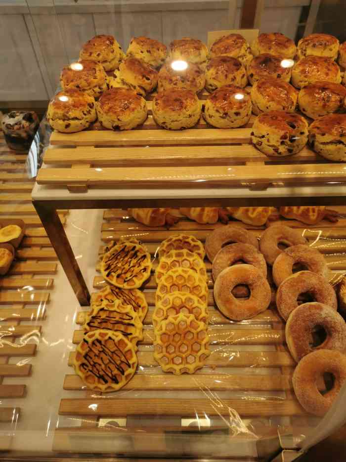 慢城烘焙·蛋糕(营口道店)-"因为一直吃好利来的产品,而且最近几年