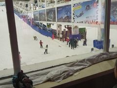 -乔波室内滑雪场
