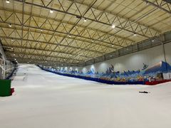 -乔波室内滑雪场