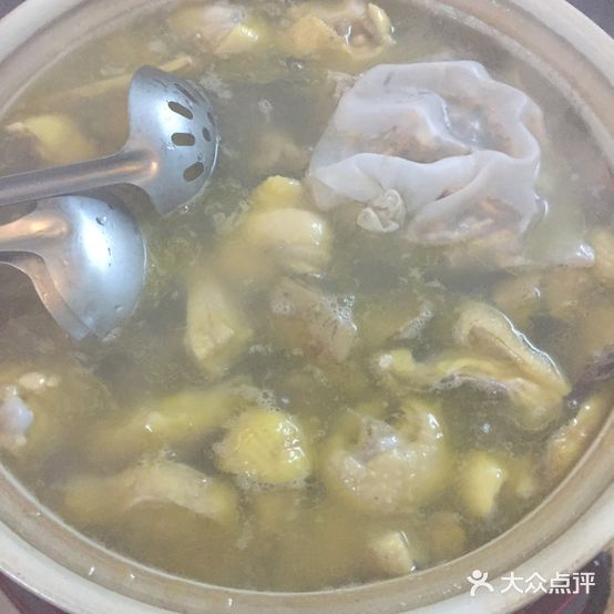 大炳药根鸡煲(育才路店)