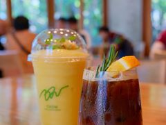 -Chom Cafe and Restaurant