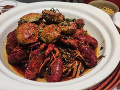 -肥肥虾庄·金牌油焖大虾(汉口城市广场店)
