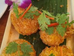 -Chom Cafe and Restaurant