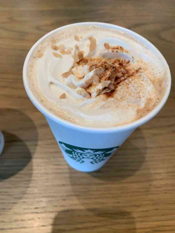 (天津陆家嘴购物中心店)-"星巴克的新品偶尔才会喝一次 鲜有那种拍照