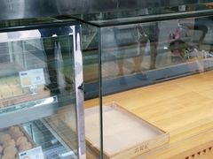 面包甜点陈列柜-六贤记(杭州龙湖滨江天街店)