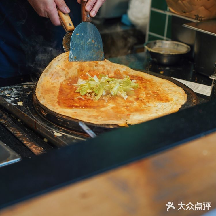 安徽土特产店里的神级蛋饼🌯加刀板香真的好绝