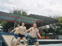 -海豚湾梦幻水上乐园