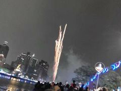 -六合夜市