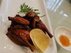 -鞍山大白鲨美食酒店