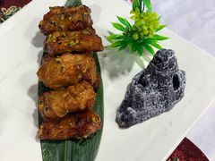 -刘姐啤酒鱼民族演艺餐厅(西街总店)