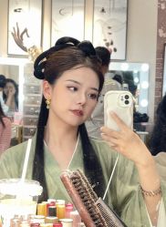 -一揽芳华汉服旗袍体验馆(拙政园店)