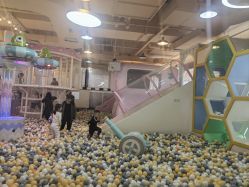 -多多淘儿童体验中心(重庆来福士店)