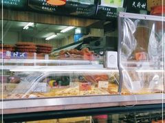 面包甜点陈列柜-壹心榴莲千层蛋糕甜品店