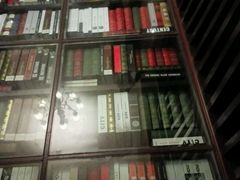 -钟书阁(松江泰晤士小镇店)