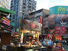 -六合夜市