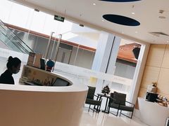 -瑞尔齿科(上海长风大悦城店)