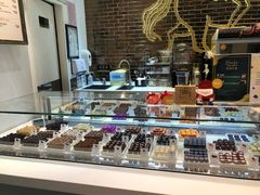 面包甜点陈列柜-GODIVA(宁波来福士店)