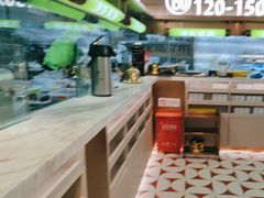 -洪氏嗨捞·广东猪肚鸡·椰子鸡火锅(西咸万象城店)