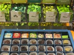 -VENCHI 闻绮(北京国贸商城店)