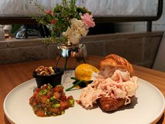 鲜虾班尼迪蛋可颂黑松-翠贝卡&Mama Kelly Brunch Coffee(河西店)