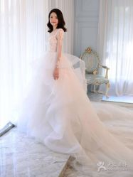 -觅白婚纱礼服馆
