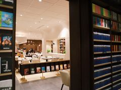 -钟书阁(群光广场店)