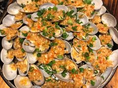铁板花甲-何师烧烤Pro ·江湖川菜·小龙虾·精酿(太古里旗舰店)