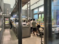 -好利来(上海虹桥新天地Lab主题店)