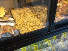 面包甜点陈列柜-一栗·新鲜零食炒货(太原街沃尔玛店)