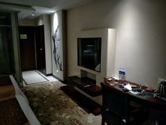 -维也纳酒店(上海虹桥枢纽松江新桥店)