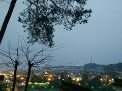 -披云山庄